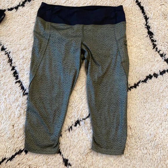 Lululemon leggings size 8 army green leopard - Picture 1 of 3